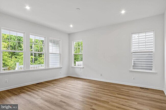 Building Photo - 18270 Moss Gdn Rd