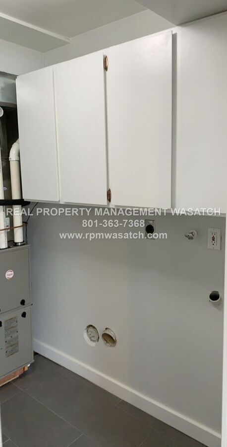 Building Photo - 104 9230 S
