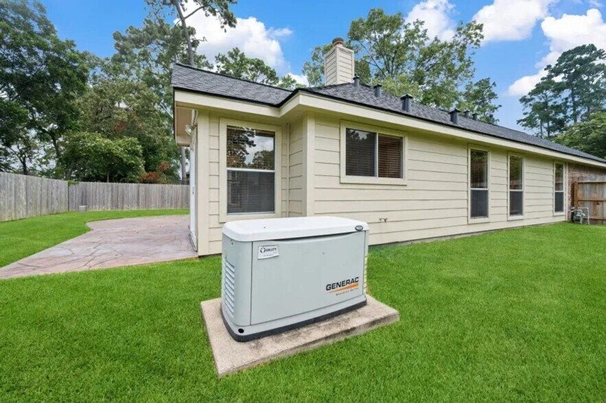 Building Photo - 3518 Grove Oaks Dr