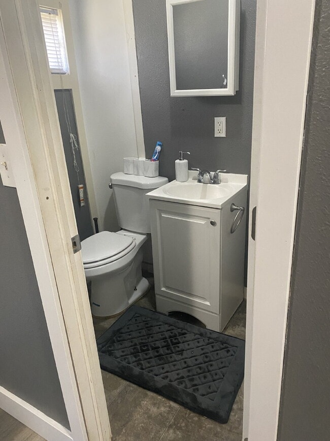 Building Photo - "Charming Studio Retreat in Stanley: Cozy 500 Sq Ft Haven with Full Bath!"