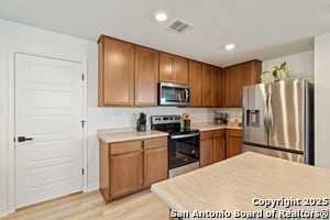 Building Photo - 3538 Silver Set