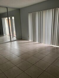 Building Photo - 265 Lake Arbor Dr