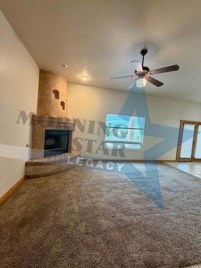 Building Photo - 3008 Escenico Ct