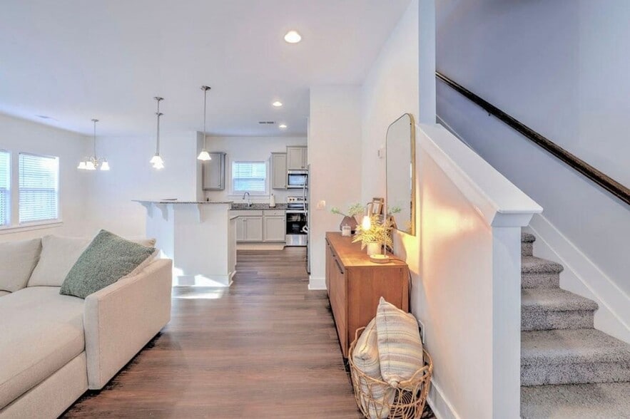 Building Photo - 1423 Feldspar Ct