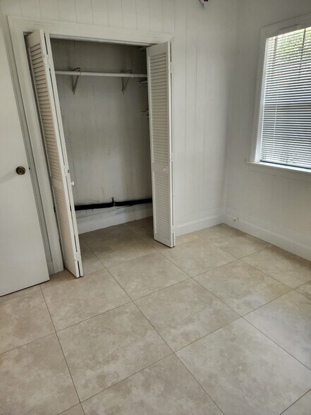 Building Photo - 11455 SW 82nd Ave