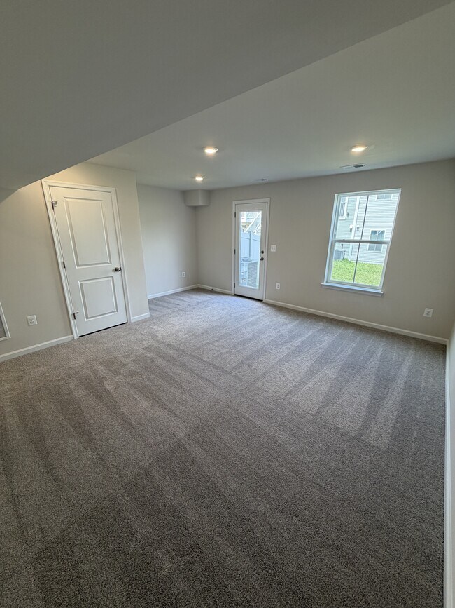 Building Photo - 18 Ironwood Ct
