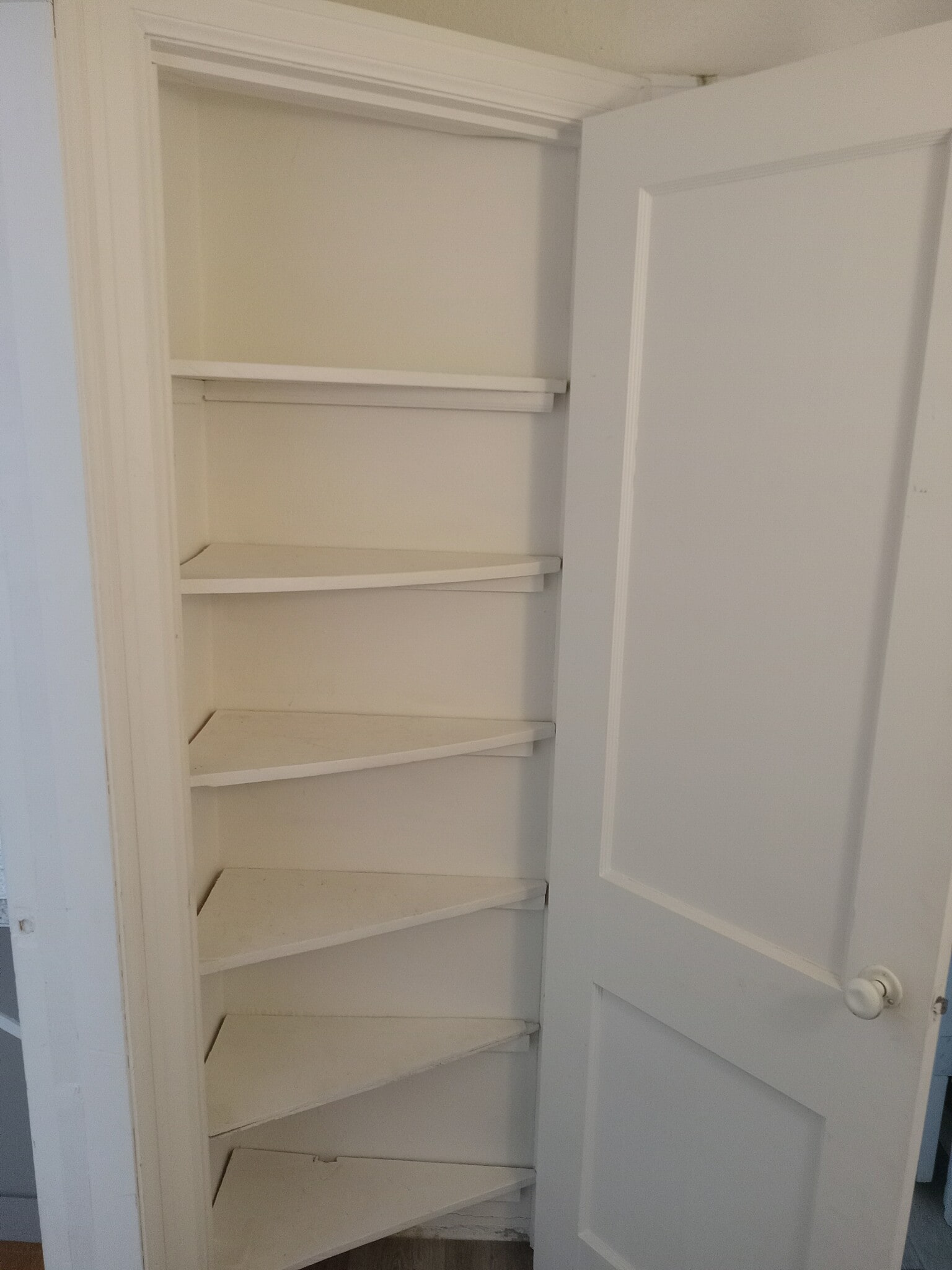 Building Photo - 700 W 17th St