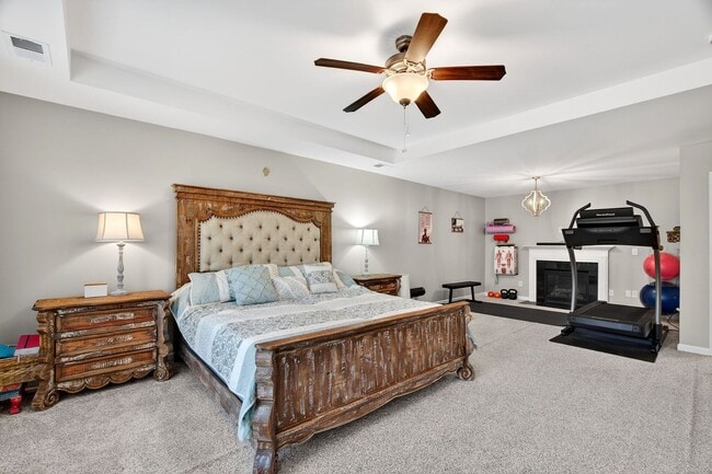 Building Photo - Experience Elevated Living on Cutleaf Drive!