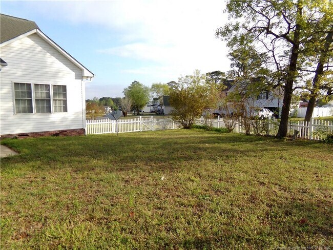 Building Photo - 290 Robeson St