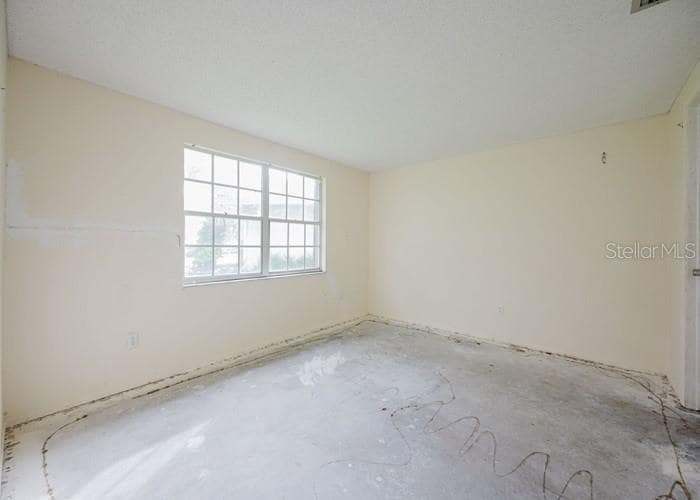 Building Photo - 1243 Royal Oak Dr S