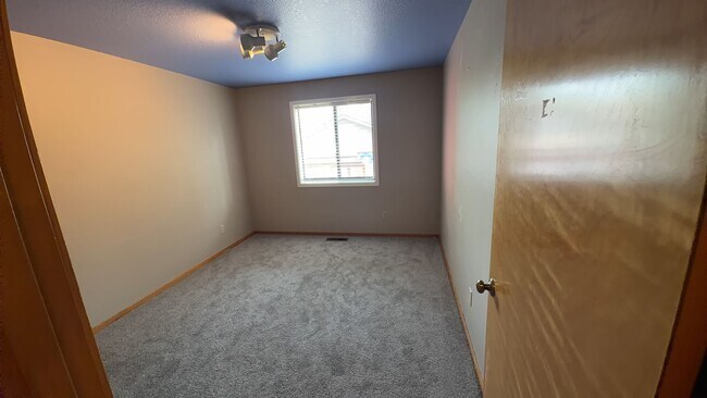 Building Photo - 2741 NE Laramie Way