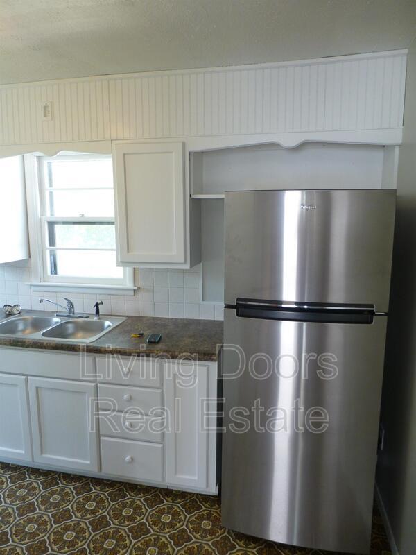 Building Photo - 3701 Lewis Ave