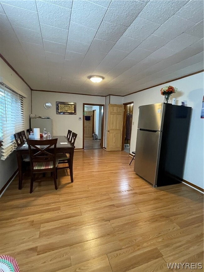 Building Photo - 226 Longnecker St