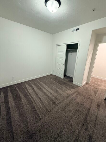 Building Photo - 551 S 1020 W
