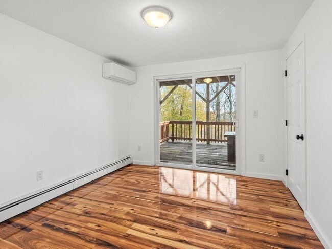 Building Photo - 38 Hilda St