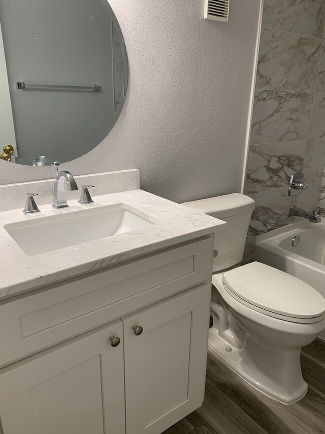 Building Photo - South Tampa Condo