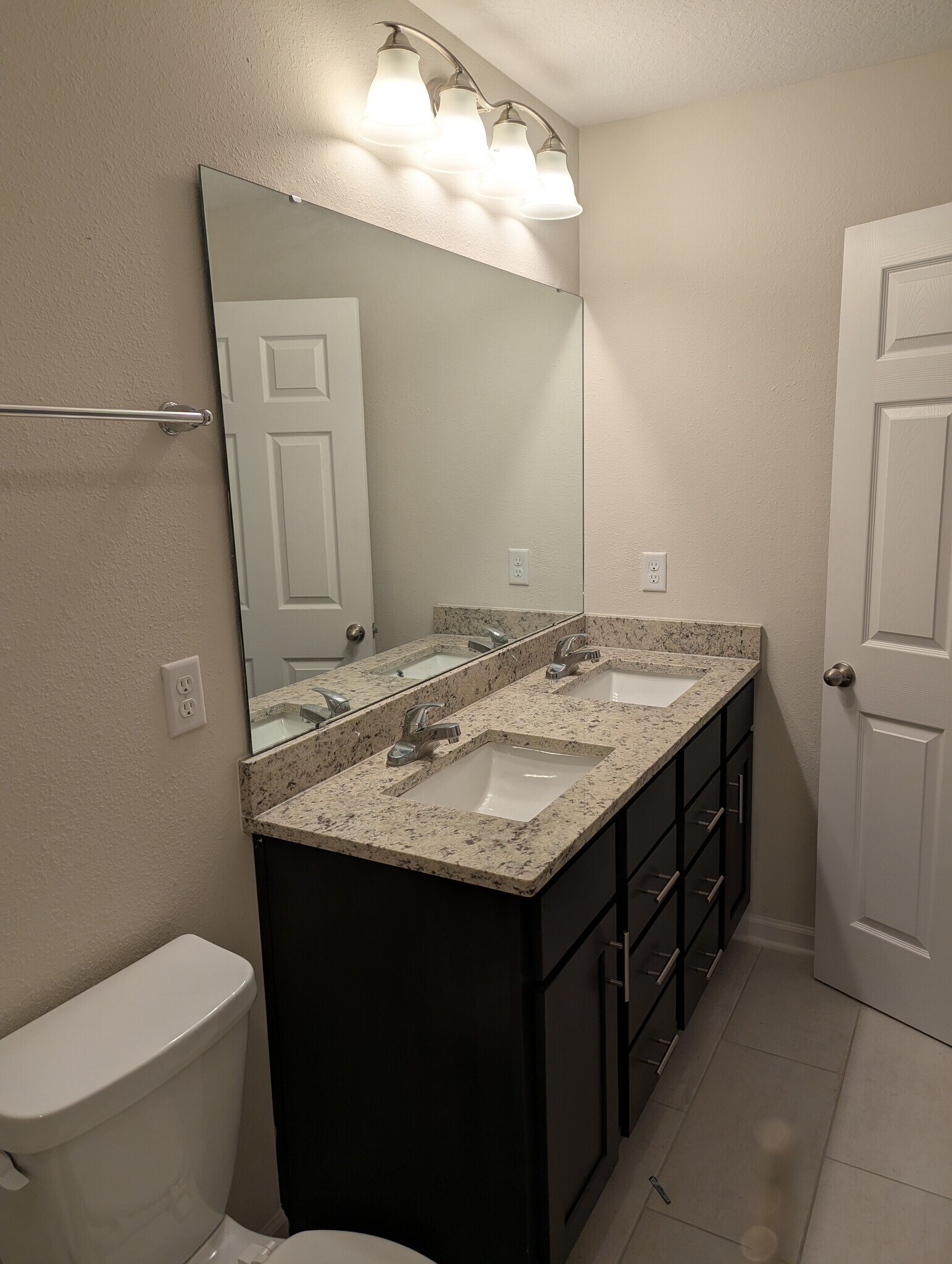 Building Photo - 1714 Cocoanut Rd