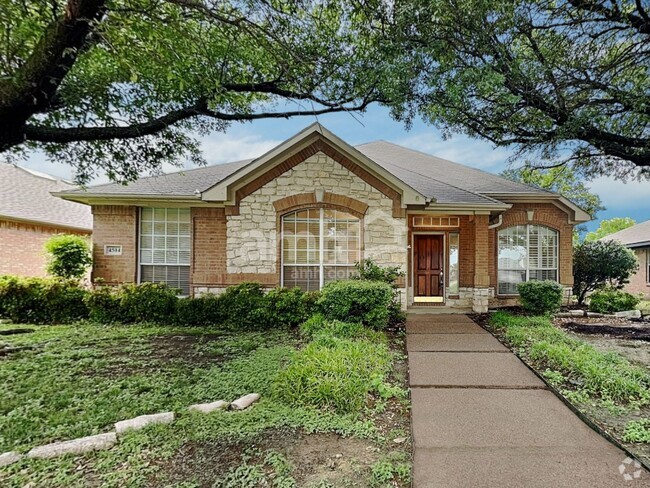 Building Photo - 4504 Highlands Dr
