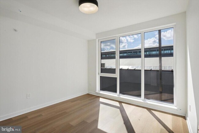 Building Photo - 828 N 2nd St