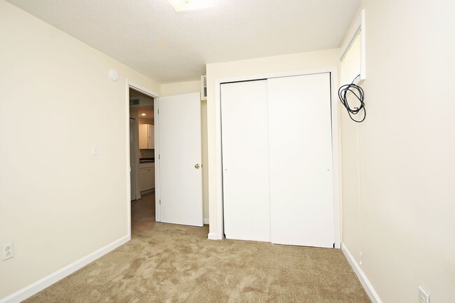 Building Photo - Student-Friendly Fry's Spring Basement Apartment