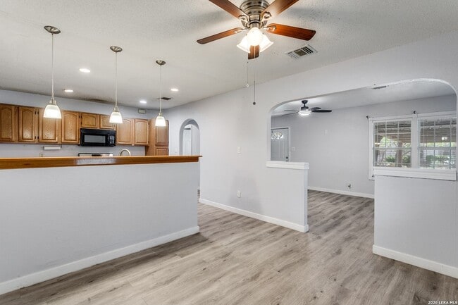 Building Photo - 347 W Hermine Blvd