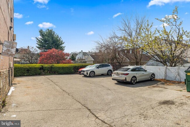 Building Photo - 5711 Erdrick St