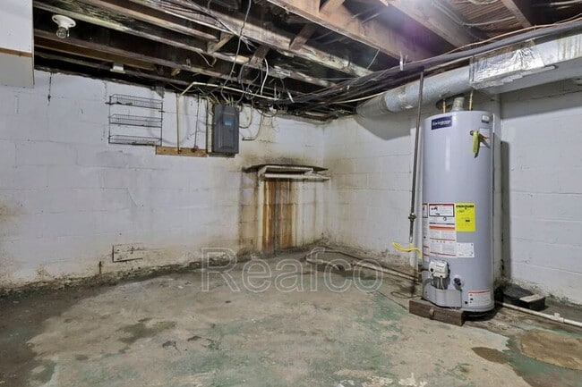 Building Photo - 659 S Burgess Ave