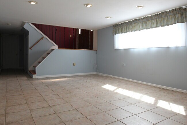 Family Room - 73 Birchwood Ln