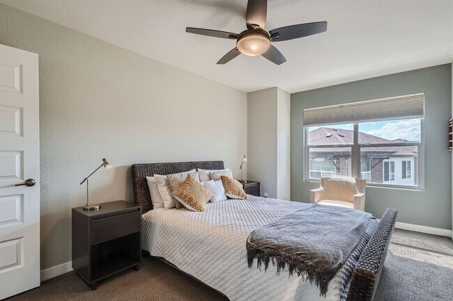 Building Photo - Modern 2 BDR Townhome in Broomfield