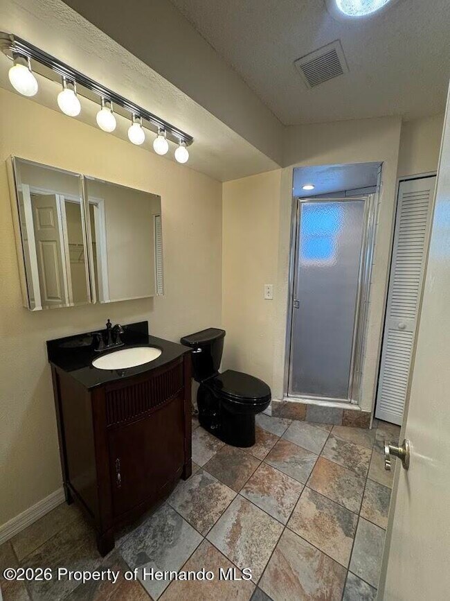 Building Photo - 5317 Woodridge Ln