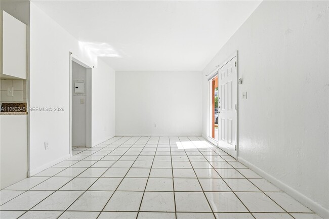 Building Photo - 1333 NW 15th St