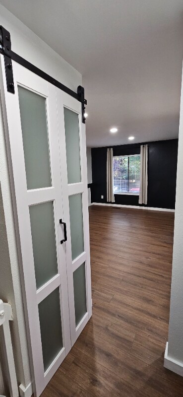 Building Photo - 935 Saturn Dr