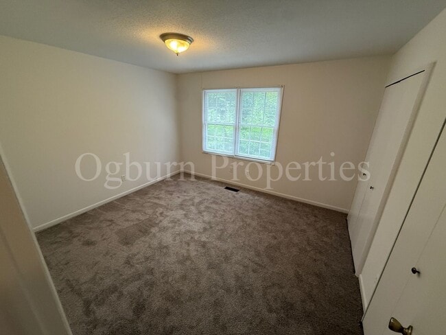 Building Photo - 311-59 Salisbury Manor-Kernersville-2BR/1....