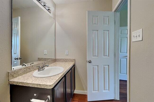 Building Photo - 21606 Nella Cir