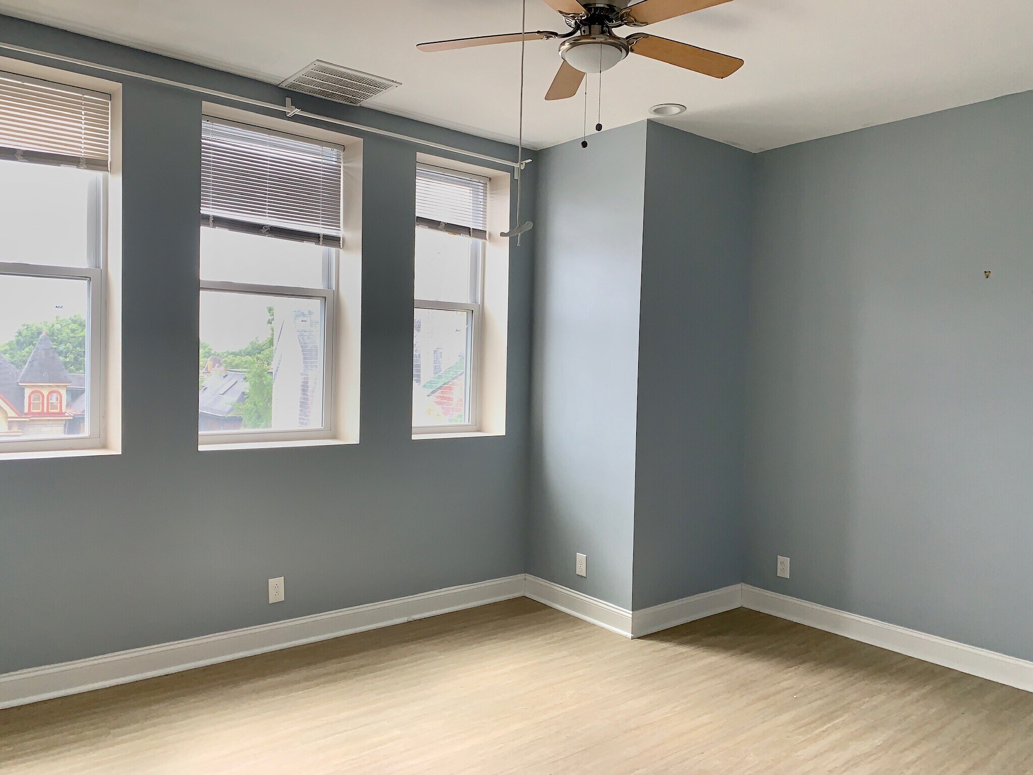 Building Photo - 5439 Penn Ave