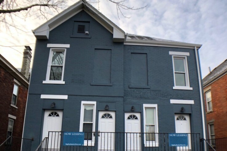 Building Photo - 881 Oak St