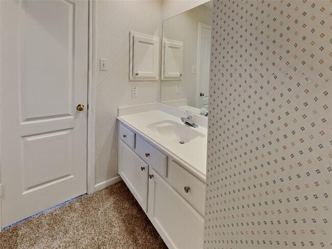 Building Photo - 1306 Silverleaf Dr