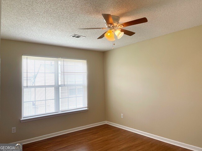 Building Photo - 30 Lake Birch Dr
