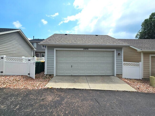 Building Photo - 3 Bed 3 bath house in 80910!