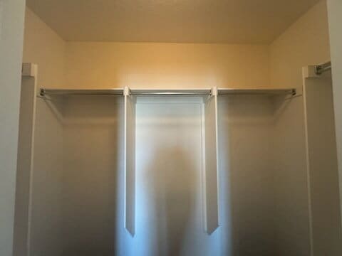 Building Photo - "Spacious 3-Bed Oasis with 2 Full Baths in Vibrant Las Vegas – 1,454 Sq Ft of Comfort!"