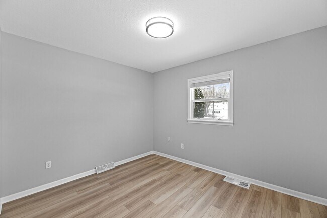 Building Photo - Community Park &amp; Midgard 3671