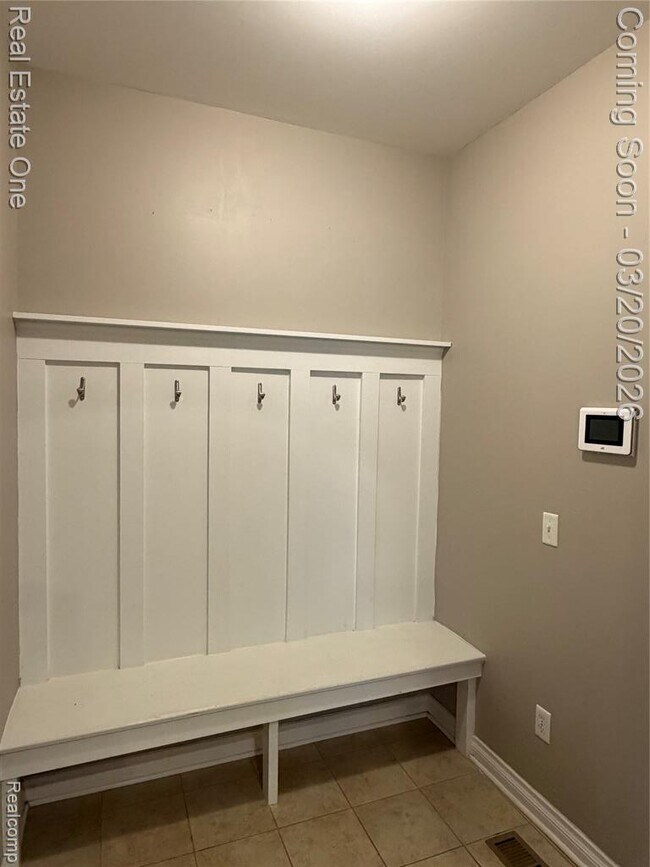 Building Photo - 58206 Sunflower Cir N