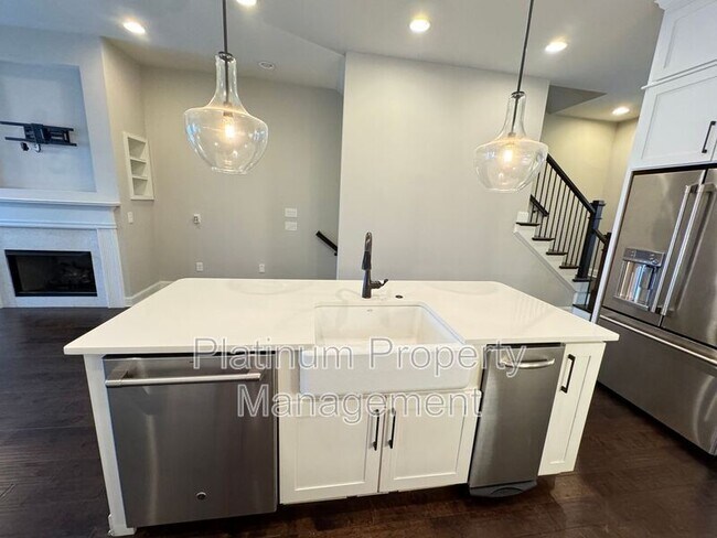 Building Photo - 4220 Deming Cir