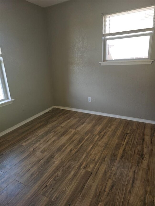 Building Photo - 303 SW 72nd St