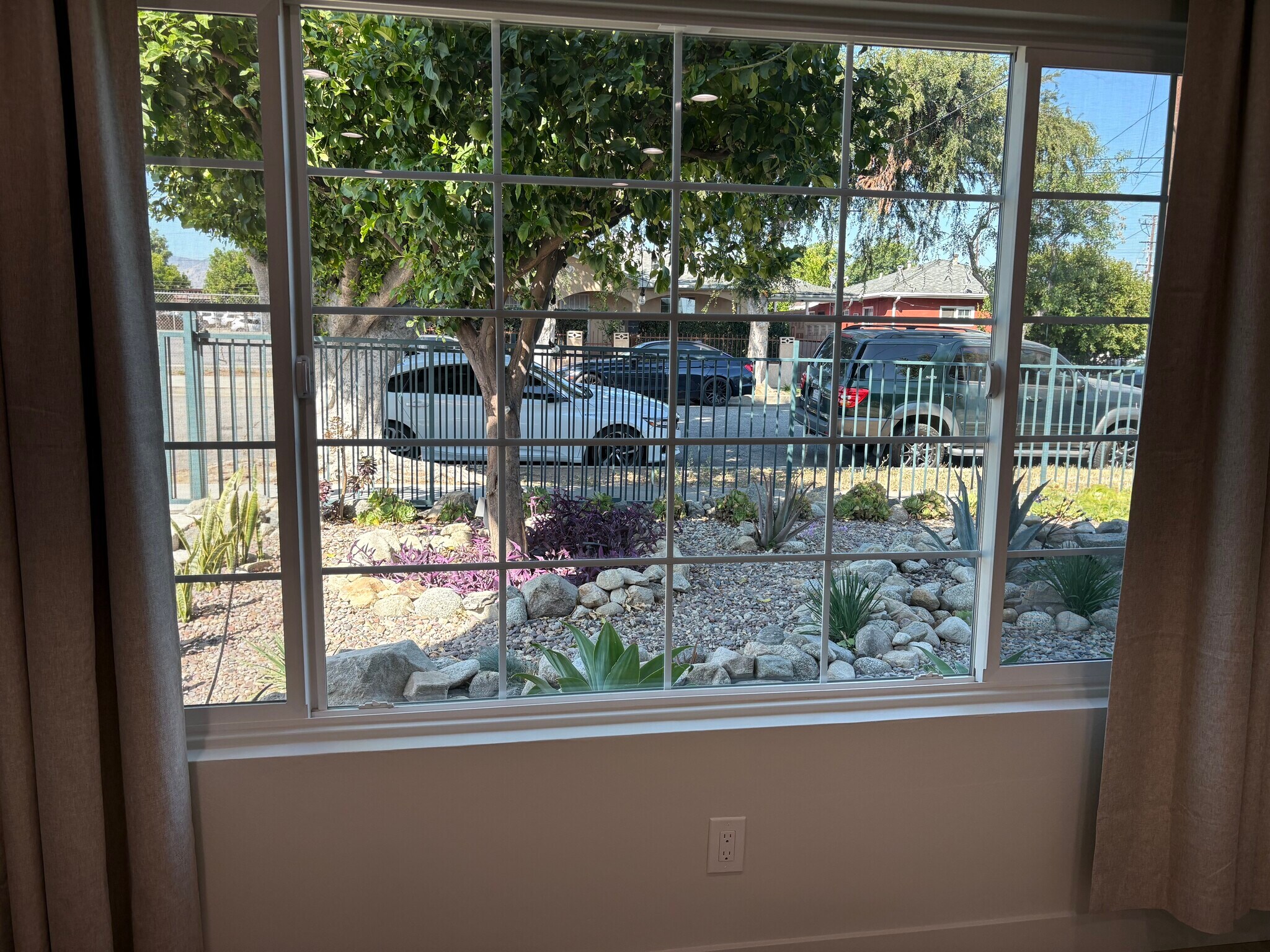 Building Photo - 722 Coronel St