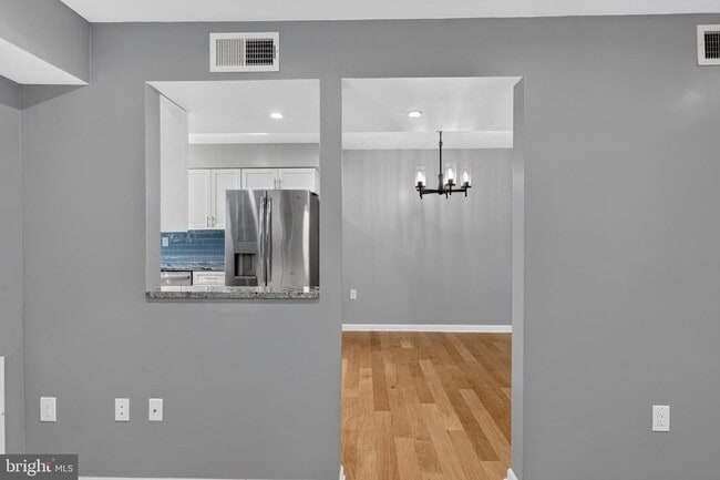Building Photo - 7742 New Providence Dr