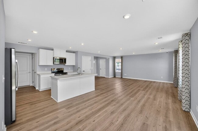 Building Photo - 3004 Red Fox Rdg