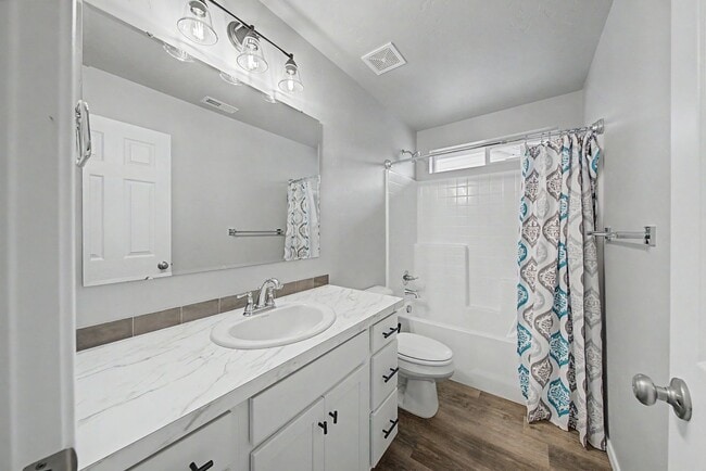 Building Photo - Charming Single-Level South Meridian