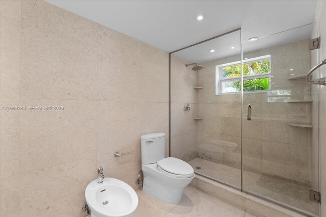 Building Photo - 2721 SW 22nd Ave