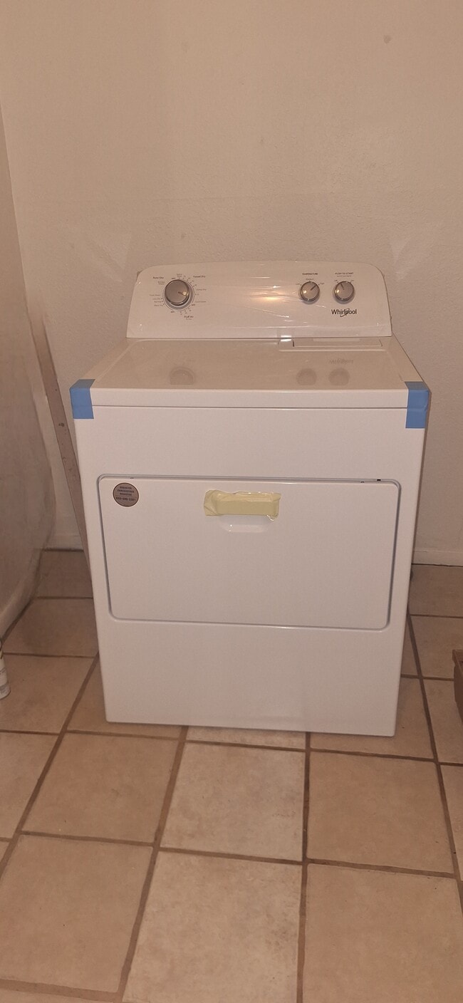 Building Photo - 4523 E Wood St